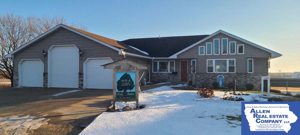 1-- 404 E Maple St-Bries with logo